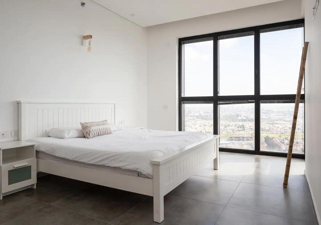 바트얌 Oַ&O Group- Luxury Penthouse Jacuzzi Sea 36 Floor 아파트 외부 사진